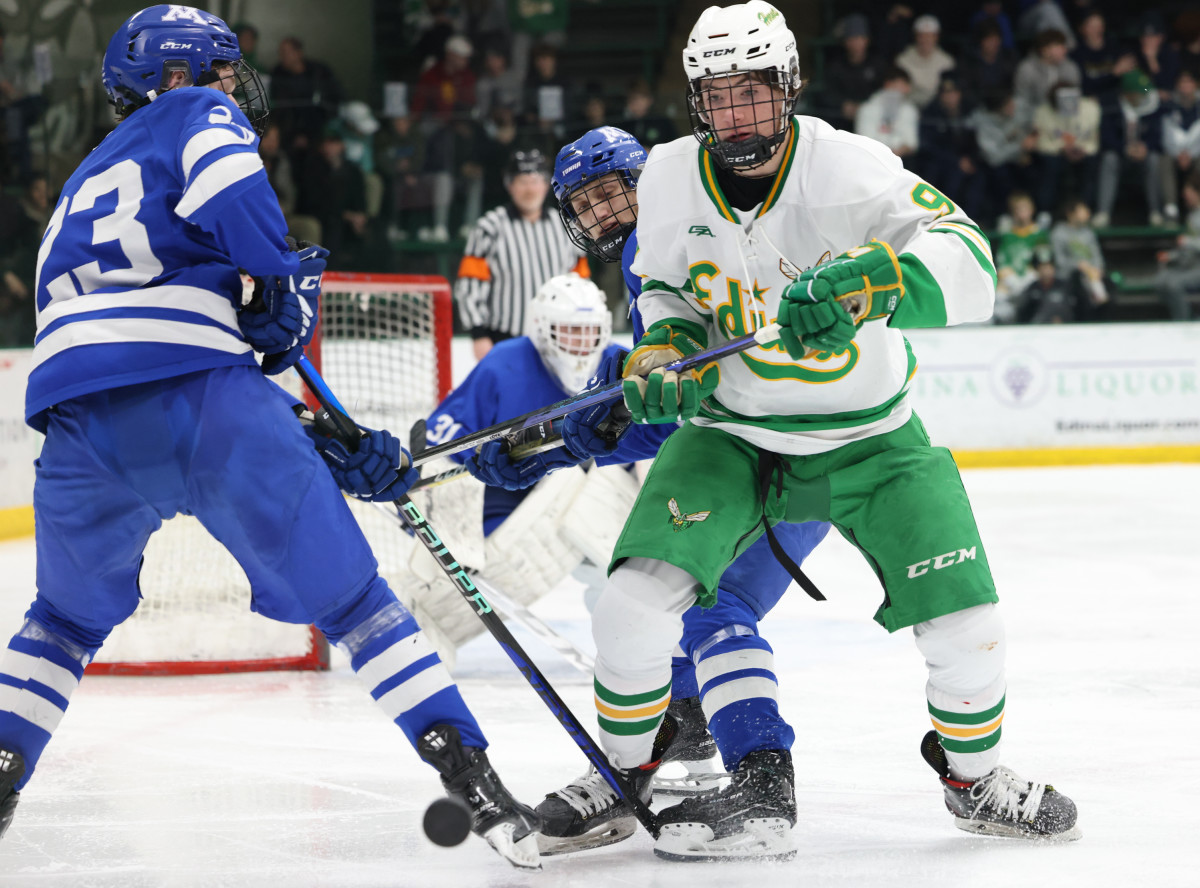Minnetonka vs Edina Feb11-23 Jeff Lawler25